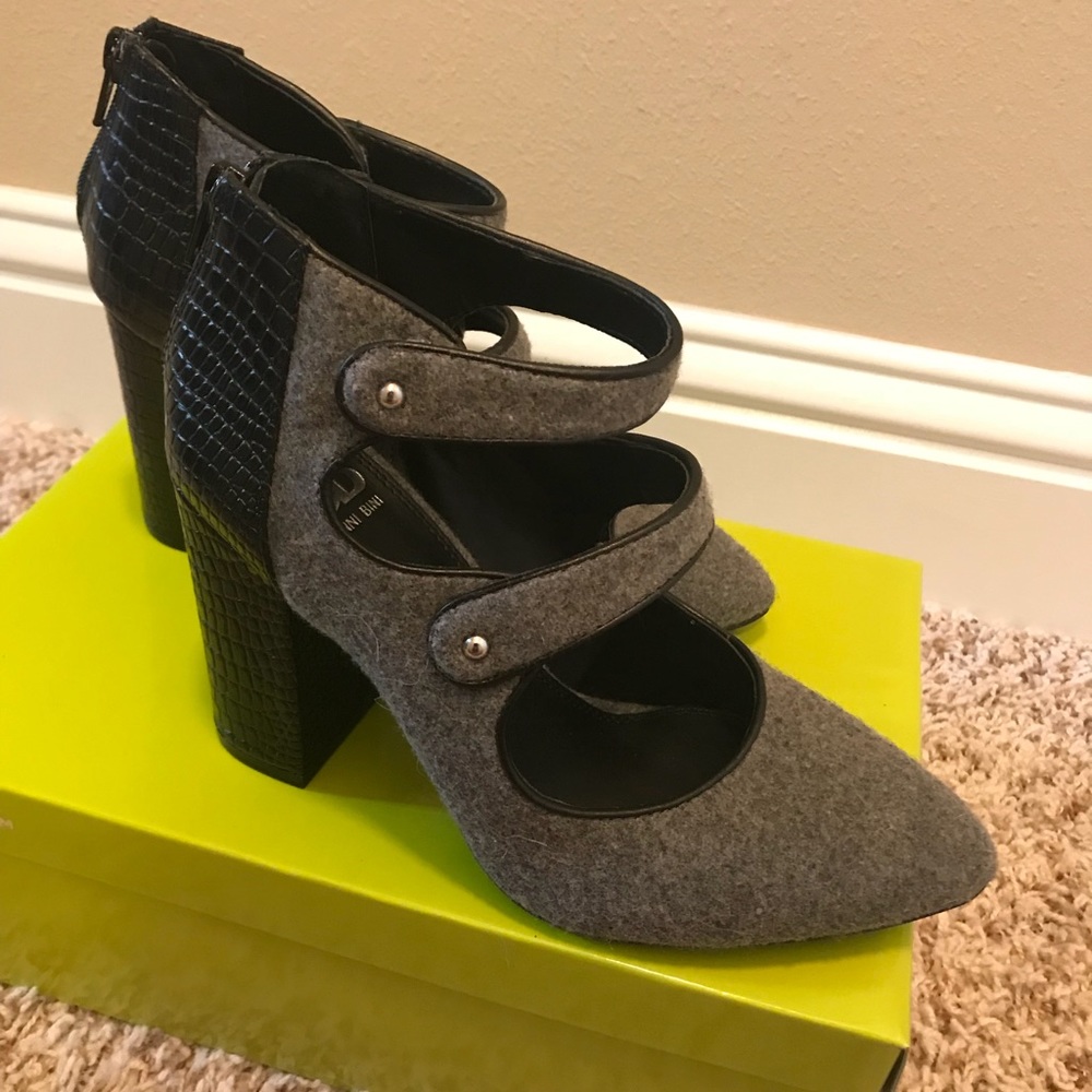 Gianni Bini Dress Shoes Size 6